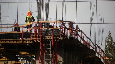 Gobierno informa alza del Ingreso Mínimo Mensual y reajustes en otros beneficios