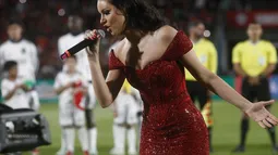La comentada actuación de Emilia Dides cantando el himno en Estadio Nacional que generó reacciones dispares en espectadores