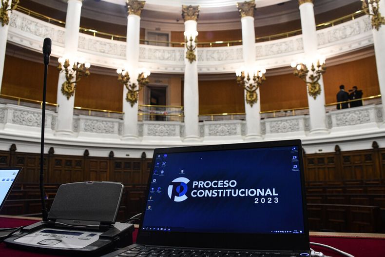 Computador Consejo Constitucional.jpg