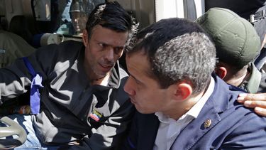 Leopoldo López se refugió en la embajada de Chile en medio del intento de golpe de Estado en Venezuela