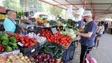 ¿Subirá precio de frutas y verduras?: Sernac fiscaliza y llama a “no aprovecharse” de emergencia