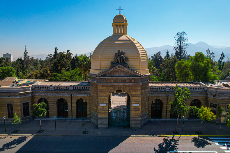 Edificio administración _ Cementerio General