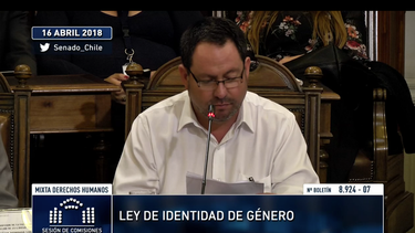 Papá de Daniela Vega llamó a aprobar Ley de Identidad de Género: Estarán ayudando a salvar vidas