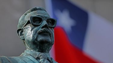 “Odiosidad de grupos ultra”: Alcalde Sharp condena vandalización a mural de Salvador Allende