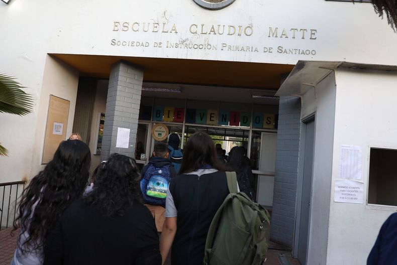 Colegios imagen referencial.jpg