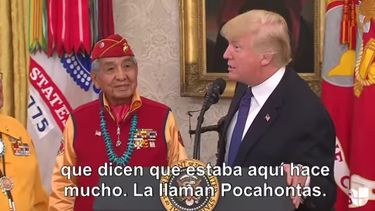 Donald Trump llama Pocahontas a una senadora demócrata en un acto de homenaje a pueblo indígena
