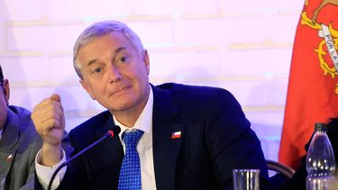 Desaprobación a Kast sigue baJando - Agencia Uno