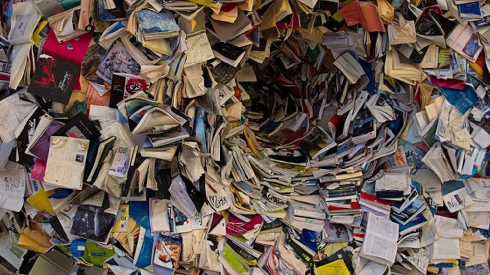 Libros a la guillotina: El descarte de patrimonio biobliográfico por el Estado