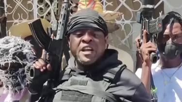 Haití declara emergencia y toque de queda tras fuga de 3600 reos: Van al Palacio Presidencial