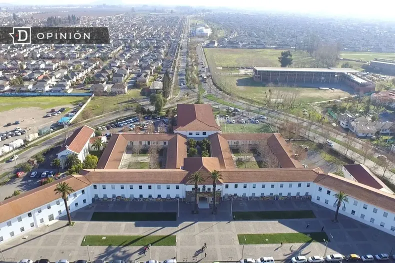 15170 vision aerea de la municipalidad de puente alto.webp