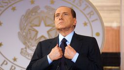 Silvio Berlusconi pasó a una “fase delicada” de salud tras ser internado por coronavirus