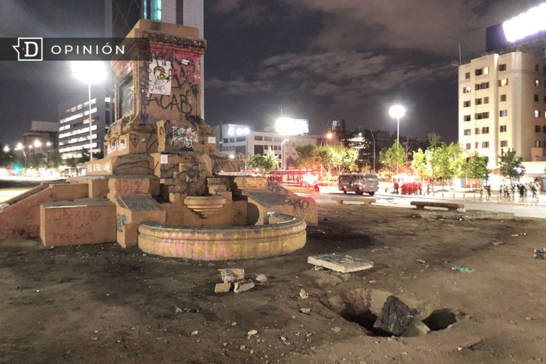7431 imagen de la plaza italia o plaza dignidad tras el estallido.jpg