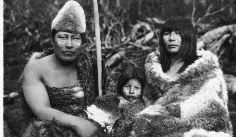 Familia selknam.jpg