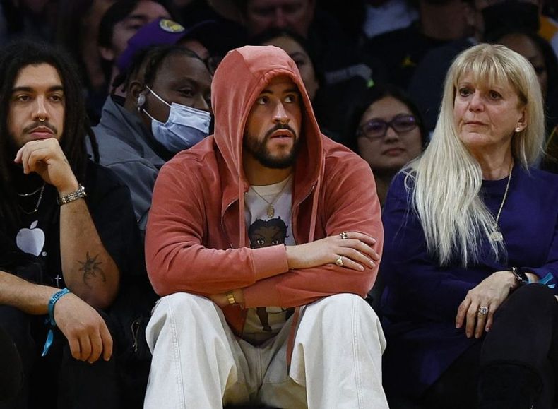 Bad Bunny 4 e1677598326785.jpg