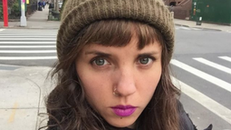 Camila Gutiérrez también suspende su participación en The Clinic hasta que las demandas del sindicato sean escuchadas