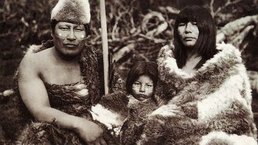 ¿De qué nos sirve una estatua?: Descendientes selknam denuncian que ley que reconoce el genocidio por parte del Estado, los declara extintos y les niega el reconocimiento como Pueblo Originario