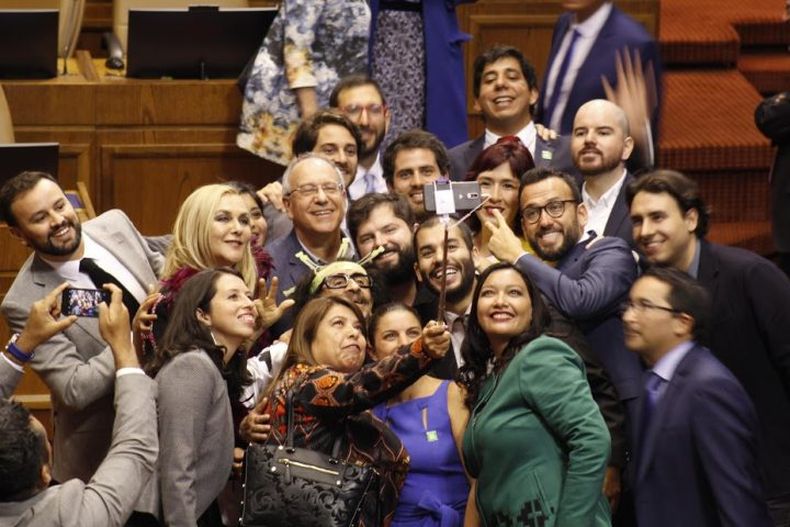 Parlamentarios del Frente Amplio.jpg