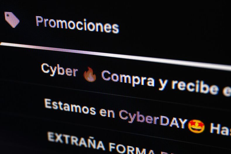 sernac oficiara a empresas por publicidad enganosa en cyber day incluye a 2 grandes multitiendas.jpg