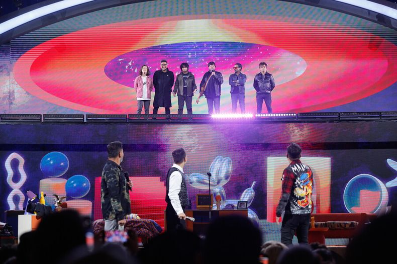 Los Bunkers en la rutina de Fabrizio Copano.jpg