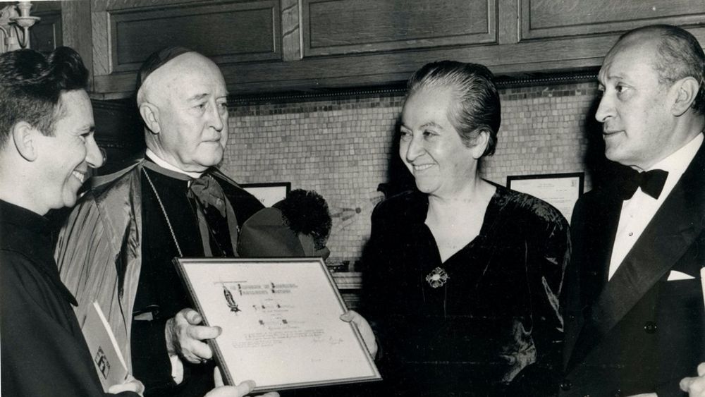 Lanzan campaña para conmemorar los 77 años del Nobel de Gabriela Mistral