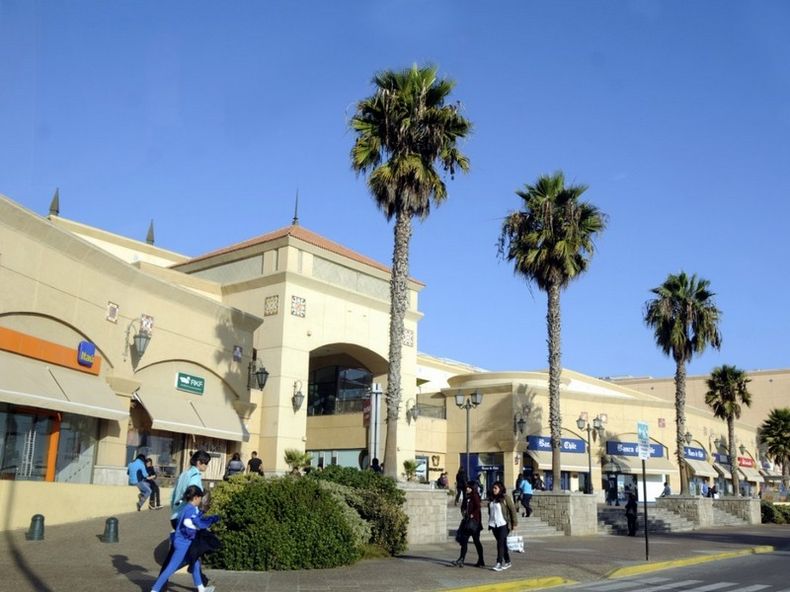 mall plaza la serena.jpg