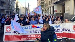 Fenats convoca paro nacional: Cerca de 20 mil trabajadores de la salud acusan incumplimientos