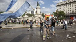 Milei logra hacer avanzar la reforma laboral en una semana salpicada de viejos temas: inflación y corrupción