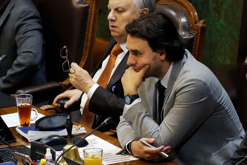 A_UNO_1413204.jpg