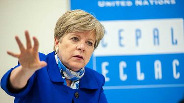 Alicia Bárcena: “Estamos sugiriendo un ingreso básico de emergencia que podría ser el primer paso para un ingreso básico universal permanente”