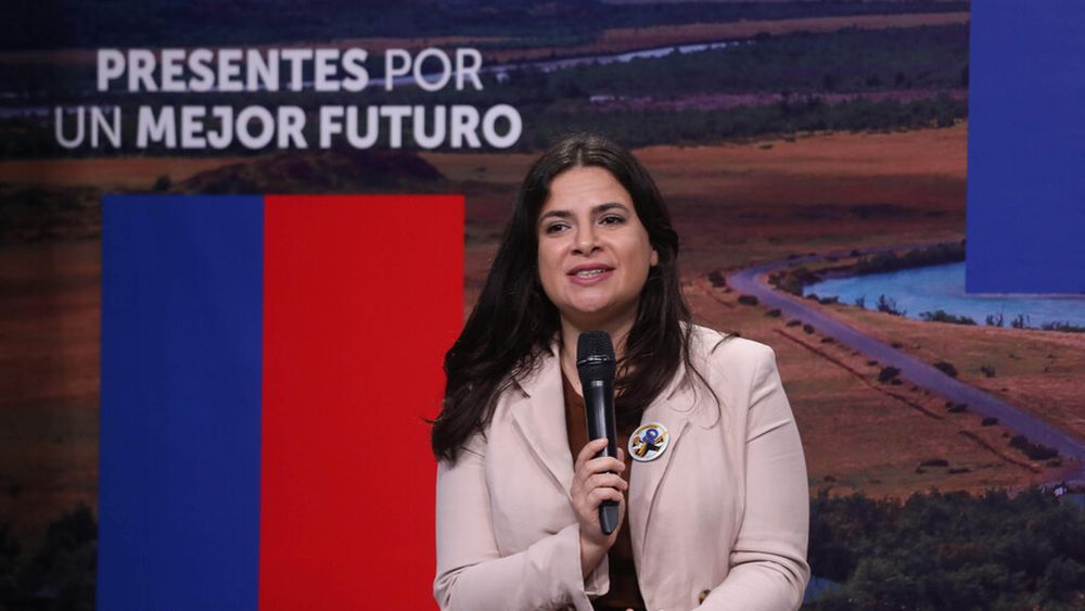Orellana ve con buenos ojos borrador de nueva Constitución: Gobierno respeta autonomía del Consejo