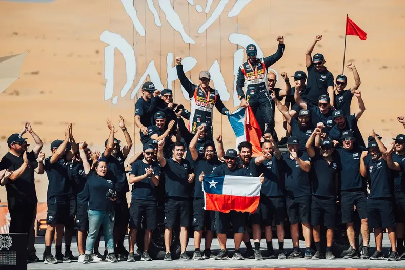 10255 chaleco lopez podio 3.webp