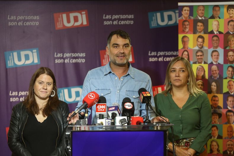 A_UNO_1367647.jpg