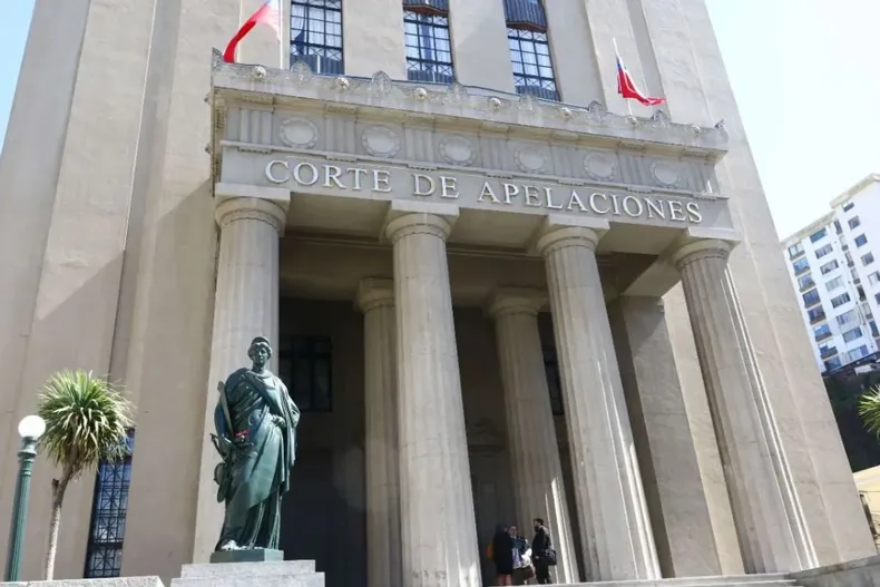viajo a buenos aires con licencia medica la despidieron y justicia ordeno reintegrarla se cuestiono falta de fundamentacion.webp