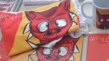 Una mirada distinta que abre capacidades laborales: Jóvenes TEA elaboran agendas, bolsos y tazones