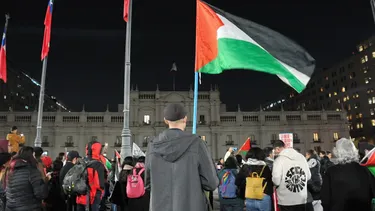 Protesta frente a La Moneda pide alto al fuego en Franja de Gaza y acciones contra Israel