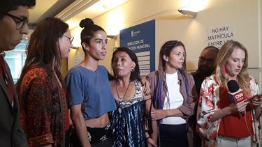 No hay vacantes: Municipalidad de Santiago negó matrícula a estudiante trans en Liceo 1
