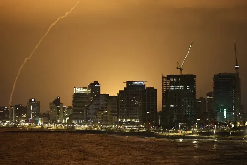 17822 iran israel bombas.webp