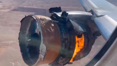 Las terroríficas imágenes del avión al cual se le incendió una turbina en pleno vuelo sobre EE.UU.