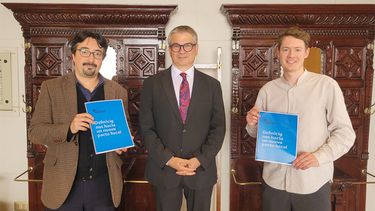 Marcel recibe propuesta tributaria que incluye impuesto especial a controladores de grandes empresas