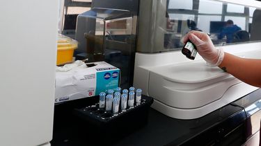 Confinamientos se multiplican en España con casi un millón de contagios de COVID-19