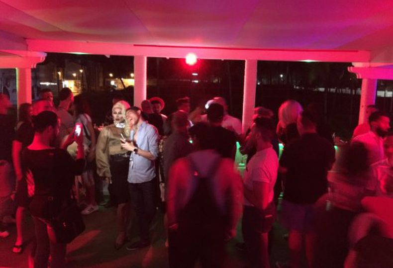 bar gayy.jpg