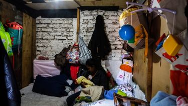 Migrantes y su adversa realidad habitacional en Chile: Condiciones se han ido deteriorando”