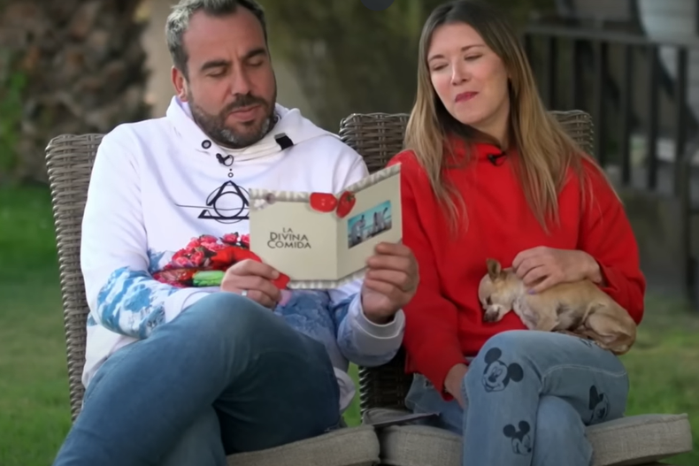 Carla Jara y Francisco Kaminski Captura CHV.png