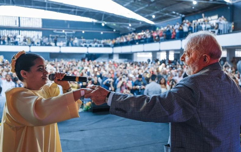 Lula durante un encuentro con evengelicos en Sao Paulo.jpg
