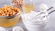 El veganismo gana adeptos a nivel alimentario y las preparaciones que ofrece el aquafaba varían hacia sabores tanto dulces como salados.
