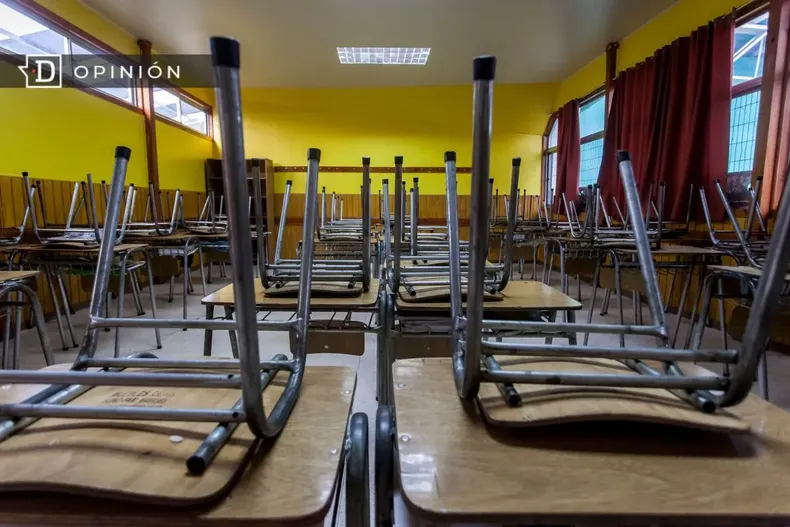 31089 imagen de una sala de clases vacia.webp