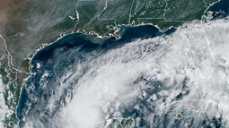 El tiempo se acaba: De categoría 5, huracán Milton amenaza costa este de EEUU y genera pánico