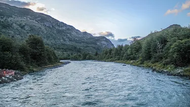 Israelí encendió cigarrillo en Torres del Paine: Justicia le prohíbe entrar a Chile por un año y donar $1 millón a Bomberos