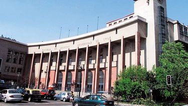 Derecho U. Chile: Una facultad que actúa sin sus estudiantes