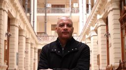 La lucha del abogado extranjero que con 12 recursos a transparencia destapó el proceso de revalidación de títulos